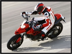 Kask, Ducati Hypermotard 1100, Motocyklista