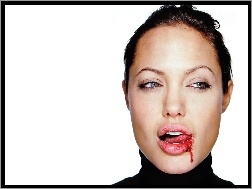 krew, Angelina Jolie, czarny golf