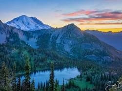 Drzewa, Park Narodowy Mount Rainier, Zachód słońca, Waszyngton, Mount Rainier, Tipsoo Lake, Stany Zjednoczone, Góra, Jezioro, Las