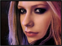 Avril Lavigne, Bizia