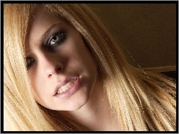 Avril Lavigne, Usta