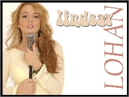 Lindsay Lohan, mikrofon