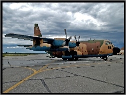 Lotniska, C130-Hercules, Płyta