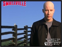 łysy, Michael Rosenbaum, Tajemnice Smallville, płot