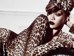 Makijaż, Robyn Rihanna Fenty, Rihanna