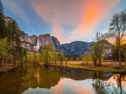 Rzeka, Park Narodowy Yosemite, Góry, Merced River, Odbicie, Sierra Nevada, Drzewa, Wodospad