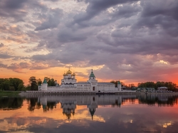 Monaster Ipatiewski, Miejscowość Kostroma, Rosja, Rzeka Kostroma, Klasztor męski, Zachód słońca