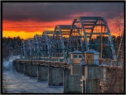 Zima, Most, Rzeka