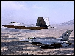 Myśliwiec, Raptor, F-22, Wielozadaniowy