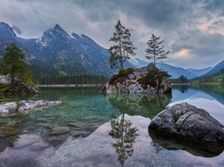 Kamienie, Skały, Gmina Berchtesgadener, Jezioro Hintersee, Niemcy, Bawaria, Góry Alpy, Drzewa