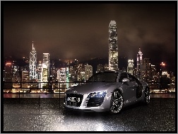 Nocą, Audi R8, Miasto