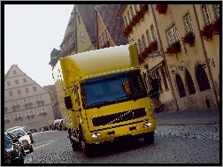 Żółte Volvo