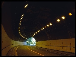 Oświetlony, Tunel
