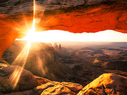 Stan Utah, Kanion, Promienie słońca, Park Narodowy Canyonlands, Stany Zjednoczone, Mesa Arch