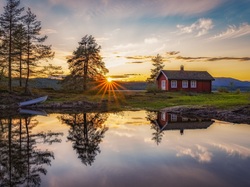 Promienie słońca, Łódka, Drzewa, Norwegia, Ringerike, Jezioro Vaeleren, Dom