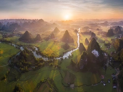 Wschód słońca, Pola, Mgła, Kręta, Wietnam, Prowincja Cao Bang, Rzeka, Góry