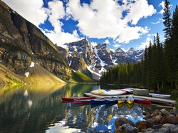 Prowincja Alberta, Dolina Dziesięciu Szczytów - Valley of the Ten Peaks, Łódki, Park Narodowy Banff, Kanada, Jezioro Moraine