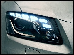 Audi Q5, Reflektor
