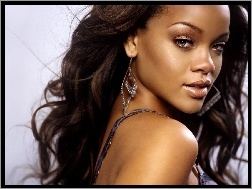 Piosenkarka, Rihanna, Twarz