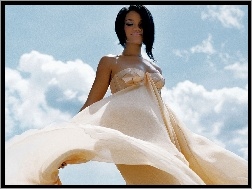 Sukienka, Rihanna, Złota