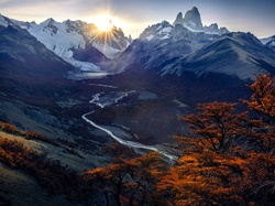 Rzeka, Góry, Promienie słońca, Argentyna, Drzewa, Jesień, Patagonia, Andy