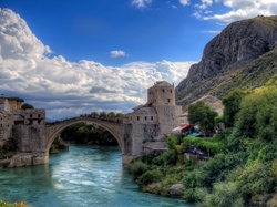 Góry, Rzeka Neretwa, Mostar, Bośnia i Hercegowina, Most