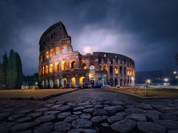 Drzewa, Rzym, Światła, Amfiteatr Flawiuszów, Koloseum, Włochy, Noc