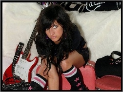 Ashlee Simpson, gitara