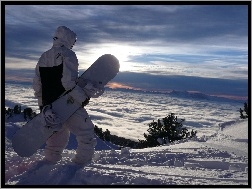 Snowboardzista, Chmury, Góry, Niebo