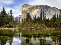 Szczyt El Capitan, Stan Kalifornia, Park Narodowy Yosemite, Rzeka, Drzewa, Dolina Yosemite, Stany Zjednoczone, Góry
