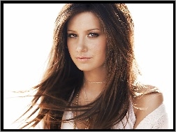 Ashley Tisdale, Portret