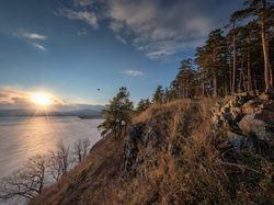 Sosny, Jezioro Turgoyak, Niebo, Obwód czelabiński, Rosja, Kamienie, Wschód słońca, Drzewa