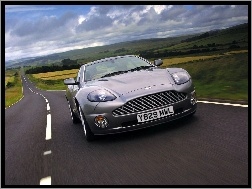 V12, Ulica, Aston Martin