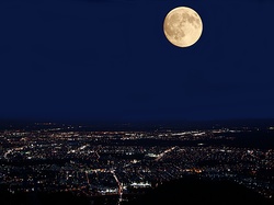Japonia, widok na miasto, miasto nocą, Księżyc, Sapporo