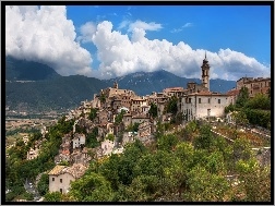 Góry, Włochy, Miasto