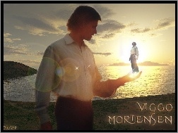 woda, Viggo Mortensen, biała koszula