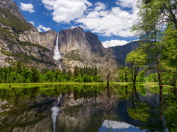 Rzeka, Góry, Sierra Nevada, Wodospad Yosemite, Kalifornia, Stany Zjednoczone, Zielone, Park Narodowy Yosemite, Drzewa