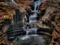 Wodospad Rainbow Falls, Watkins Glen State Park, Stan Nowy Jork, Stany Zjednoczone, Skały