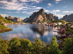 Lofoty, Morze Norweskie Skały, Domy, Wyspa Moskenesøya, Norwegia, Wioska Reine