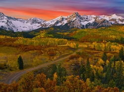 Zachód słońca, San Juan Mountains, Jesień, Lasy, Kolorado, Stany Zjednoczone, Drzewa, Góry, Droga