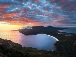 Tasmania, Australia, Skały, Zachód słońca, Chmury, Kamienie, Morze, Park Narodowy Freycineta, Półwysep Freycineta