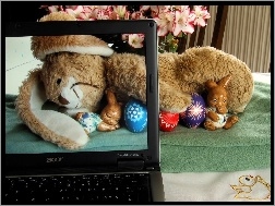 Zajączkowa rodzinka, Wielkanoc, laptop