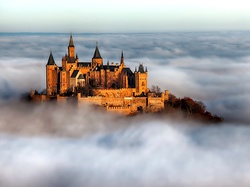Mgła, Zamek, Niemcy