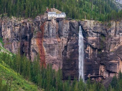 Bridal Veil Falls, Skały, Telluride, Stany Zjednoczone, Dom, Drzewa, Kolorado, Wodospad