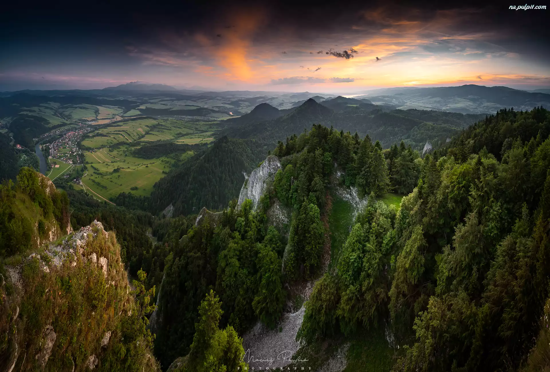 Chmury, Polska, Pieniny, Trzy Korony, Skały, Szczyt, Góry, Dolina, Lasy