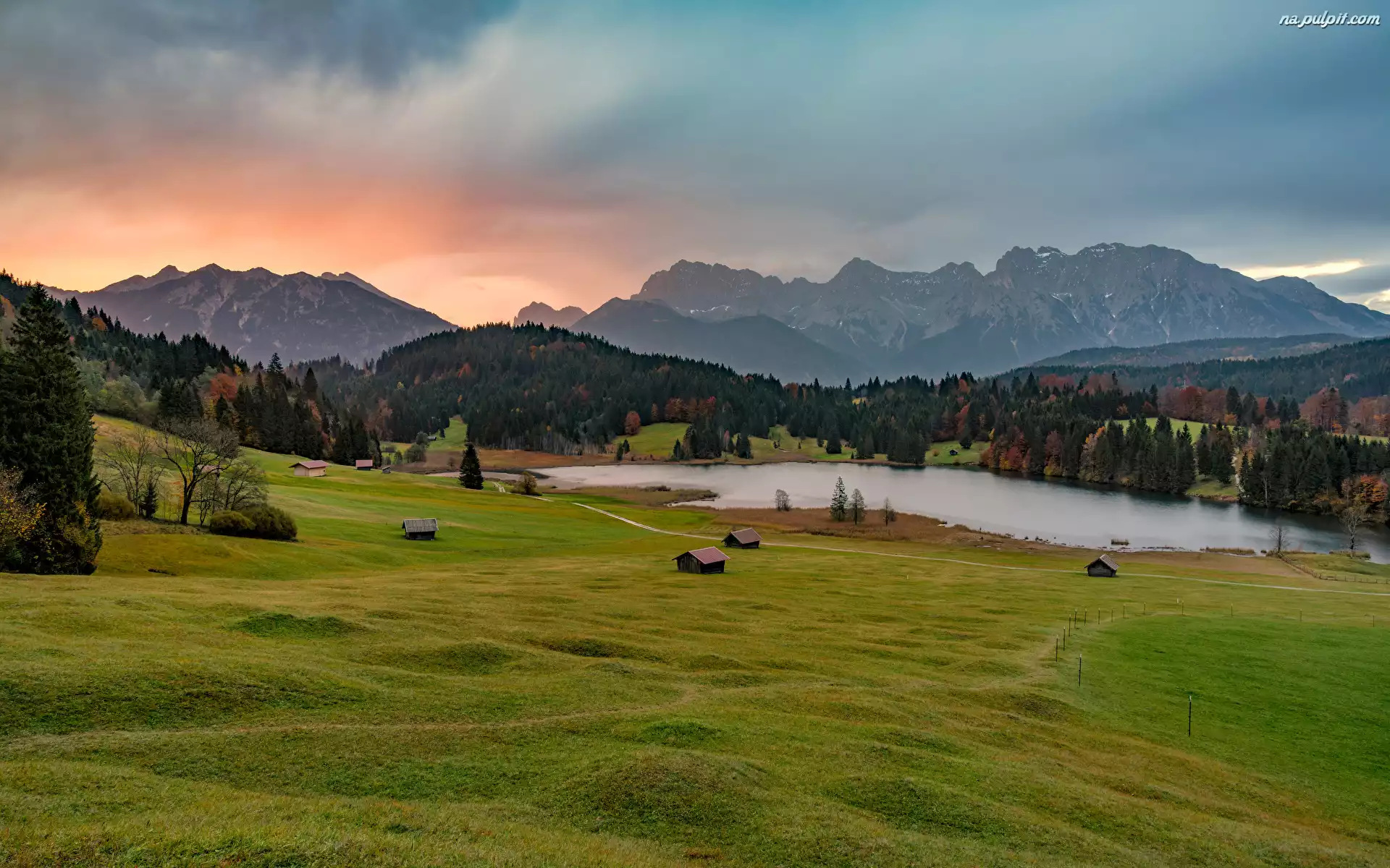 Alpy Bawarskie, Niemcy, Domki, Geroldsee, Polana, Bawaria, Góry, Jezioro, Chmury, Lasy, Drzewa