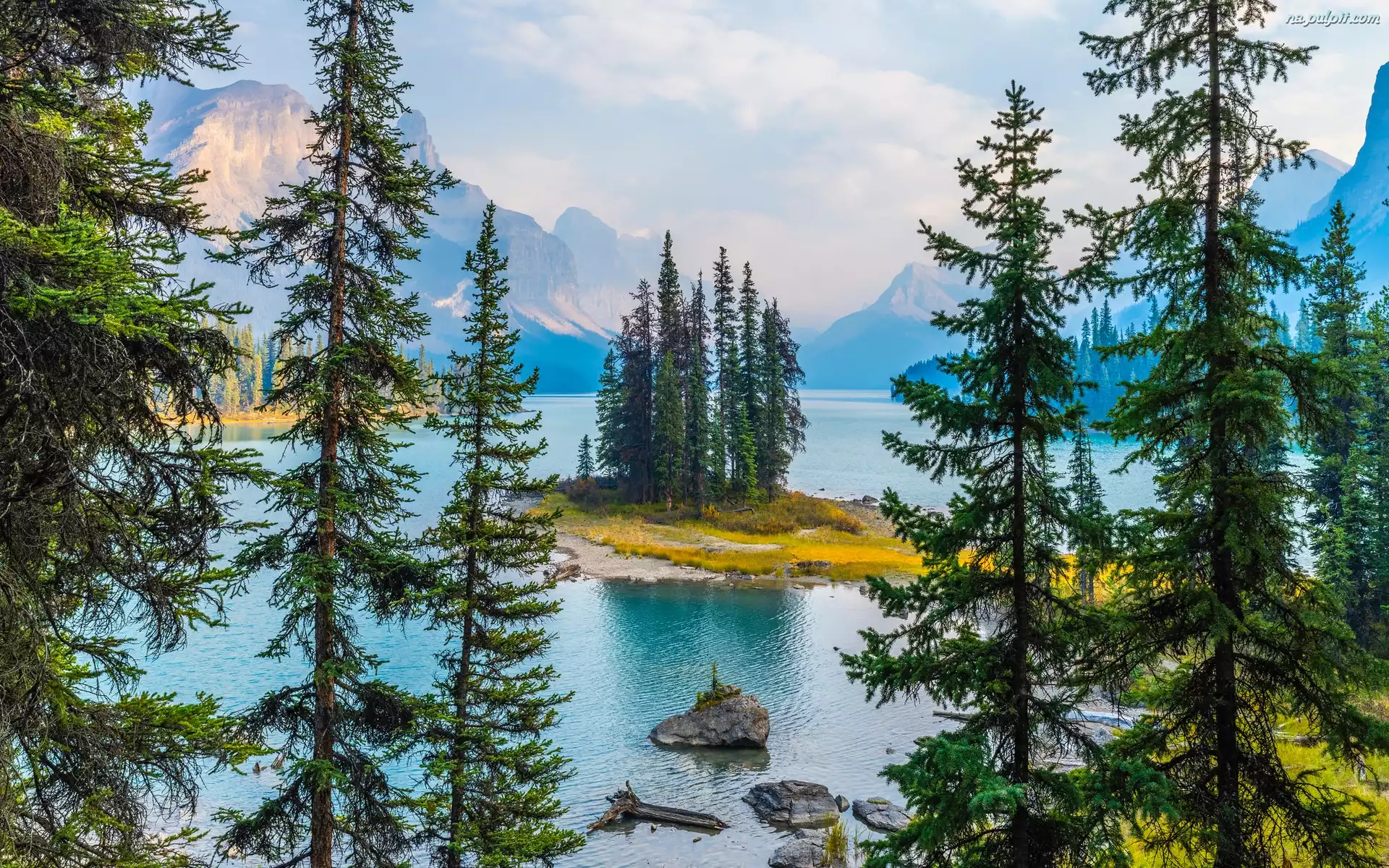 Wyspa Spirit Island, Jezioro, Góry, Kanada, Park Narodowy Jasper, Drzewa, Maligne Lake