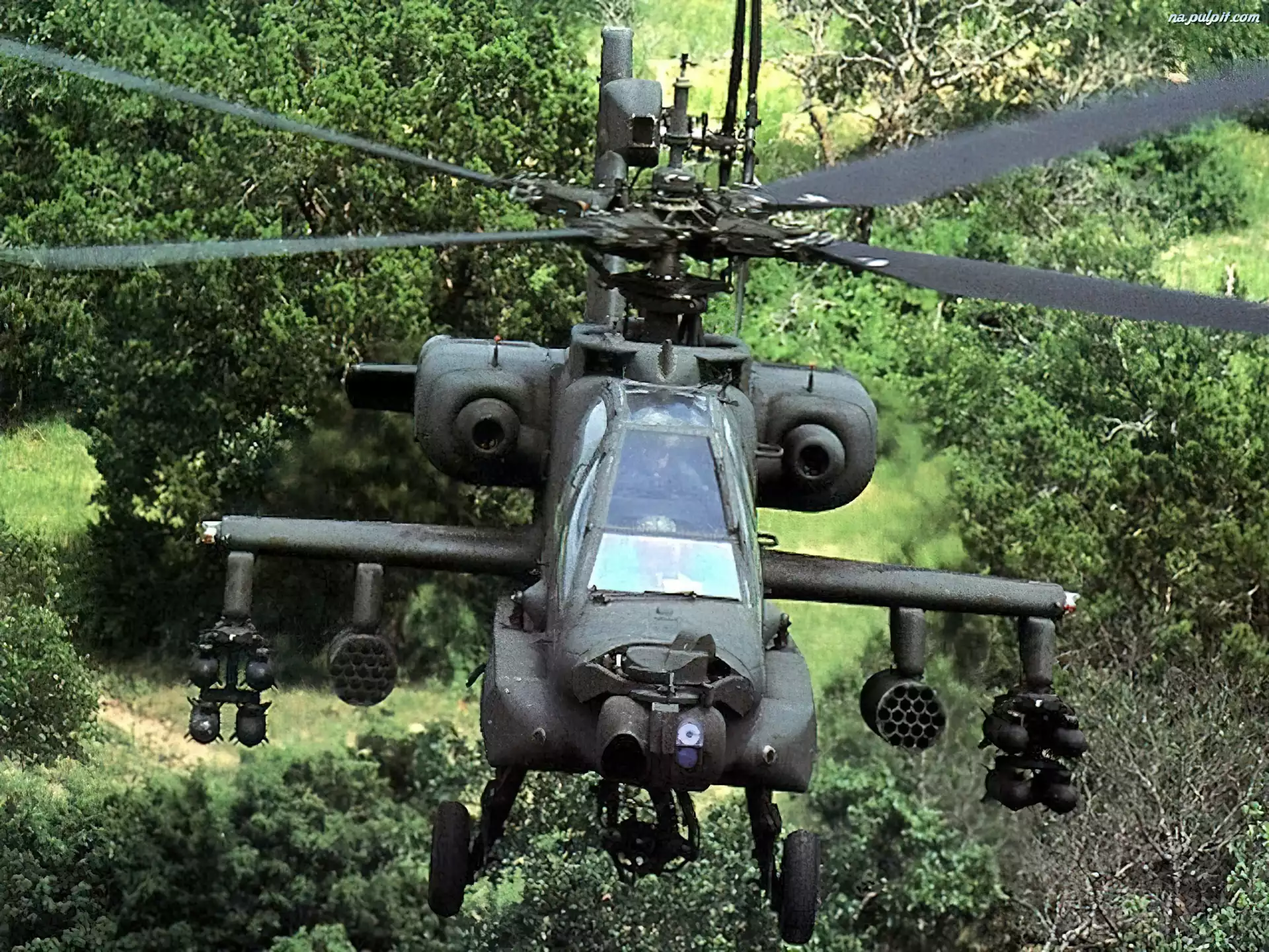 Helikopter Apache, Pojazd Militarny