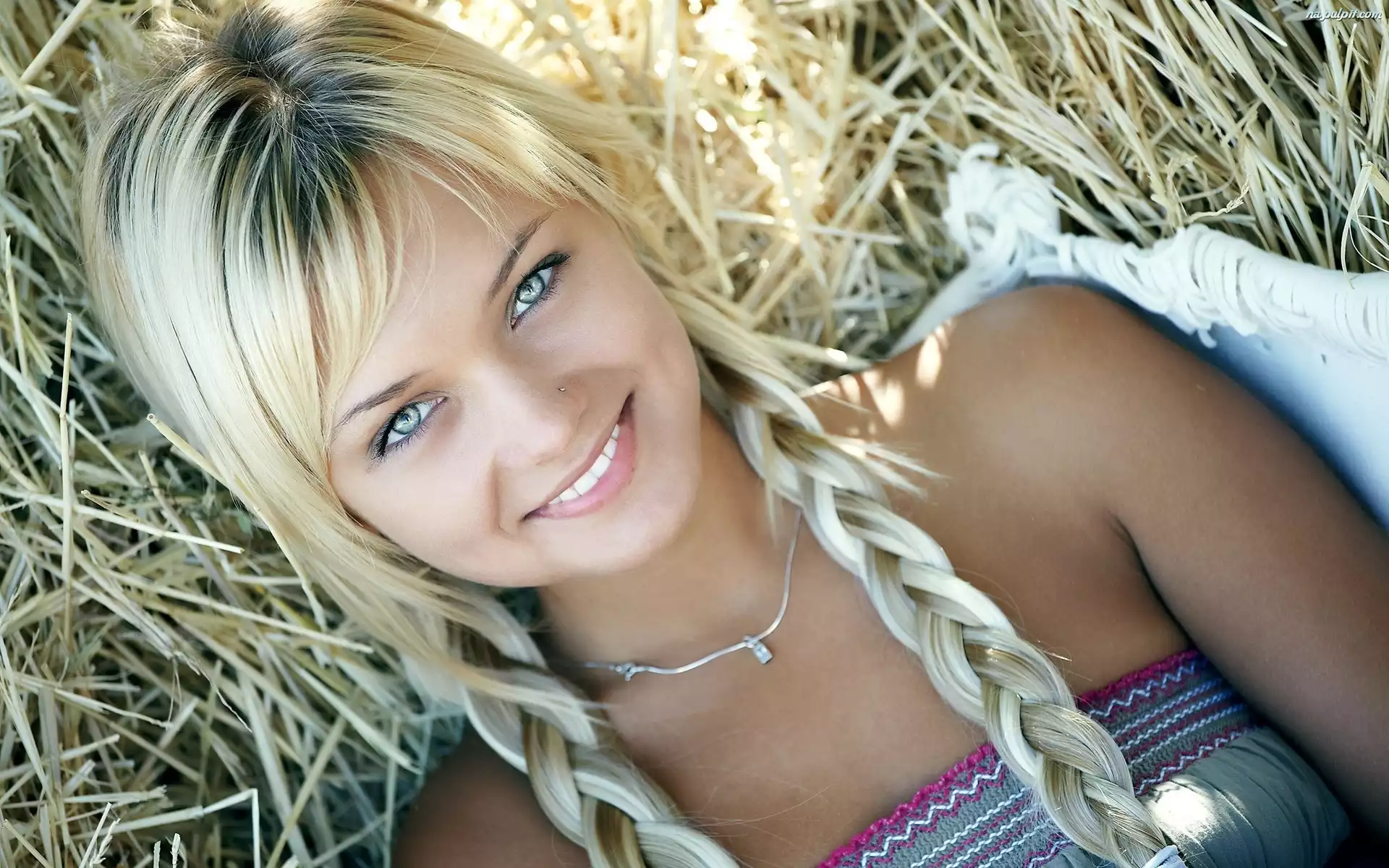 Warkocze, Kobieta, Blondynka