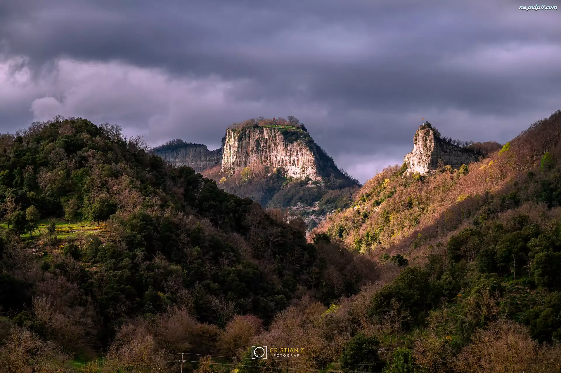 Skały, Półwysep Iberyjski, Lasy, Hiszpania, Chmury, Sierra de Cabrera, Katalonia, Góry